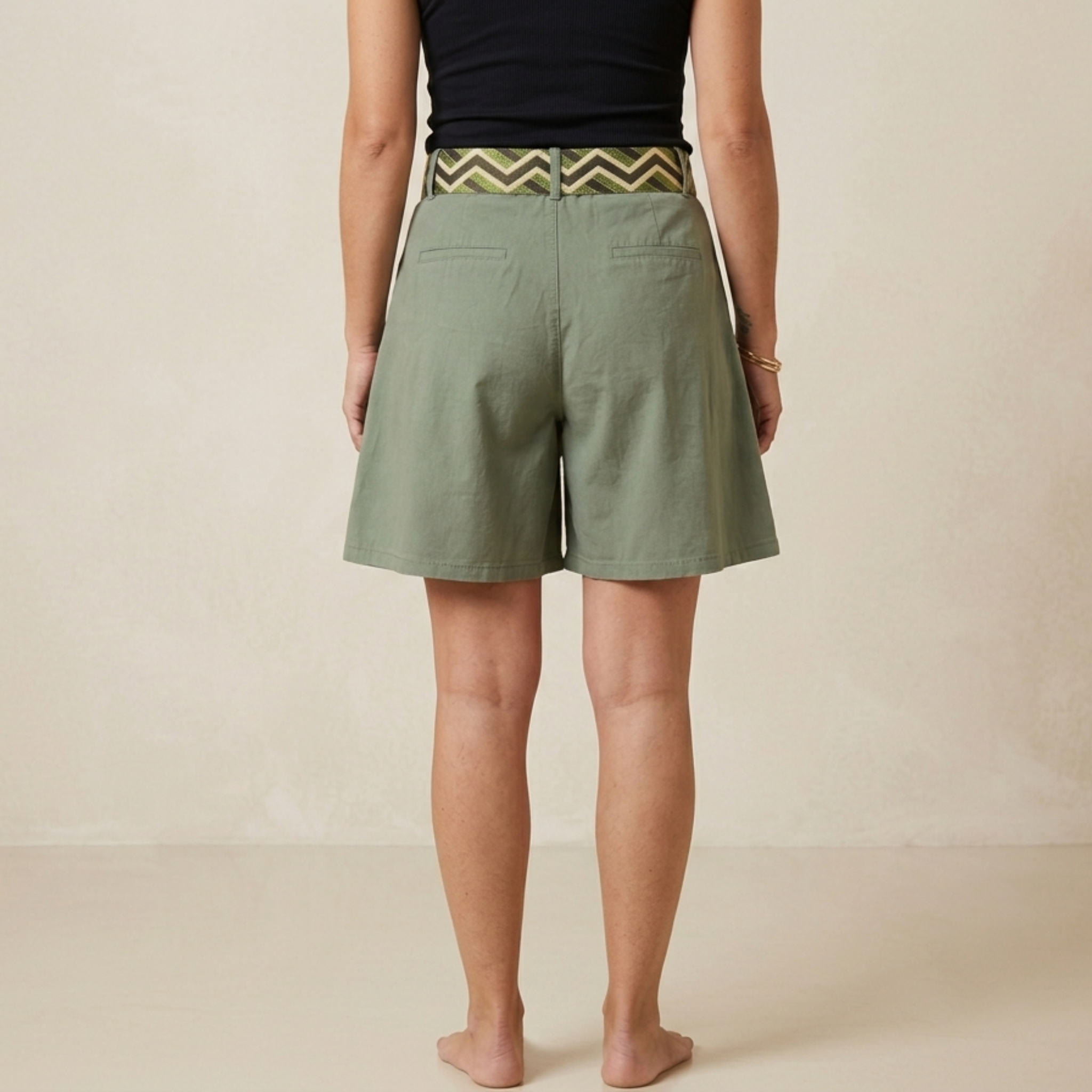 Short évasé en tissu avec ceinture
